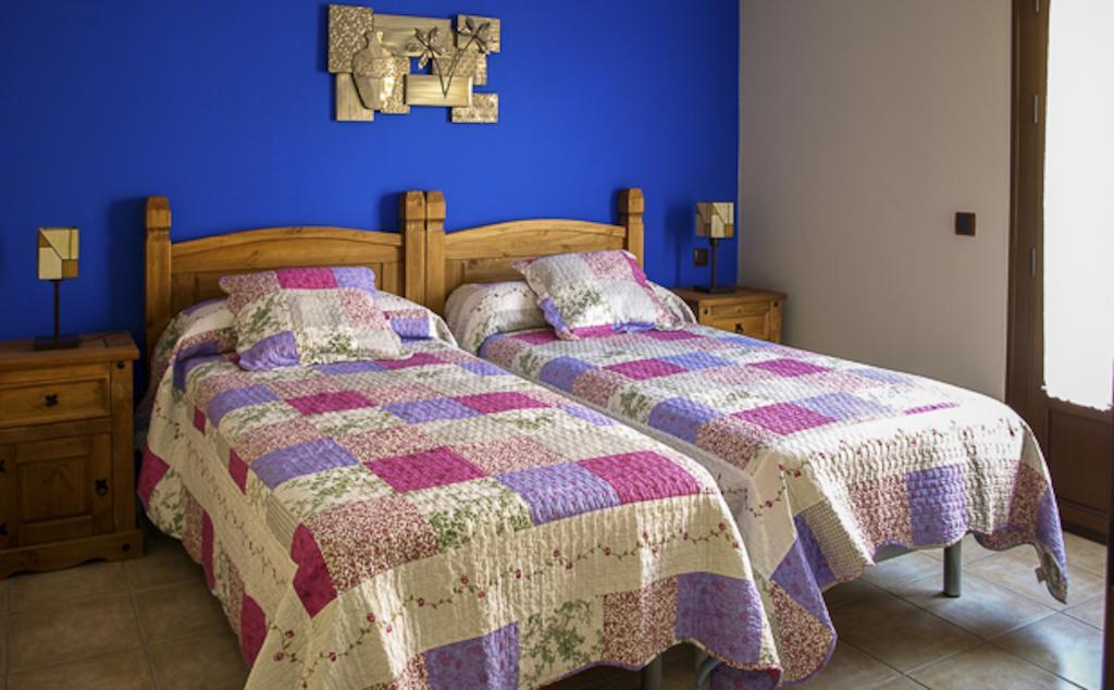 Apartamentos Rurales El Calama Zarza De Granadilla Δωμάτιο φωτογραφία